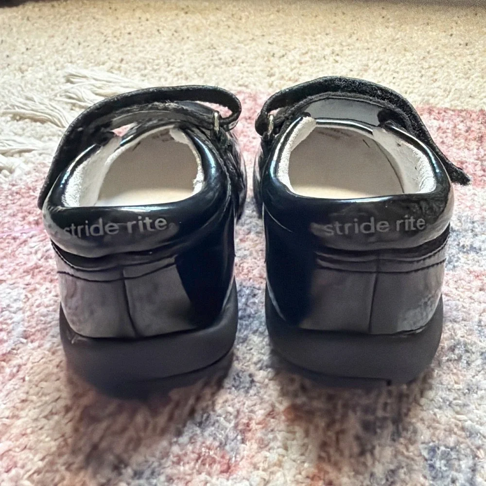 Stride Rite Mary Jane Toddler Girls 8.5M Patent Leather Flats SRT Dress Shoe